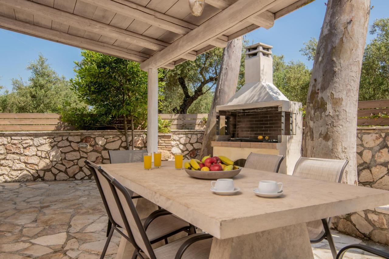 Villa In Pietra Kalamaras Makhairadhon Экстерьер фото