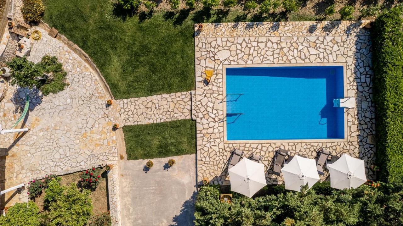 Villa In Pietra Kalamaras Makhairadhon Экстерьер фото