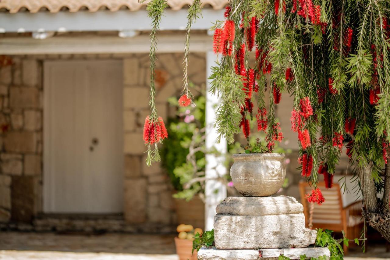 Villa In Pietra Kalamaras Makhairadhon Экстерьер фото